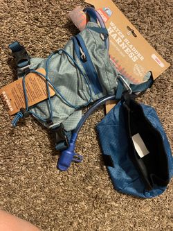 Small water bladder dog harness with water bowl