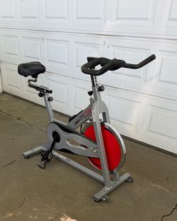 Spinning stationary bike