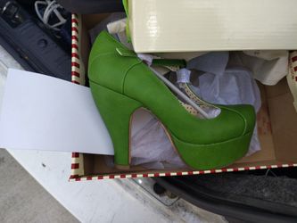 new beautiful green shoes size 7