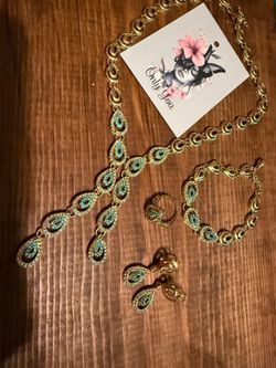 Gold -Tone Necklace Set With Teal  Stones