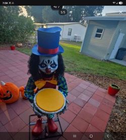 (New) Spirit of Halloween animatronic clown automatically delivers candy stored in his hat