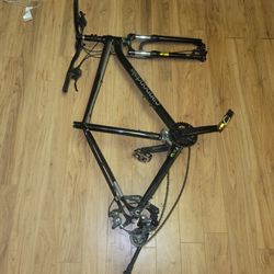 Cannondale Moutain Bike (Partout)