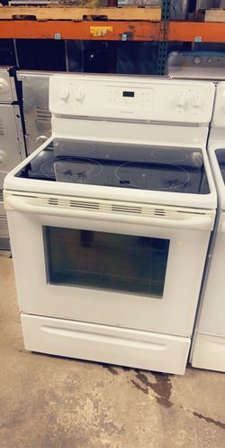 Frigidaire Electric Stove WHITE