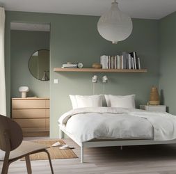 White metal bed frame - Queen size