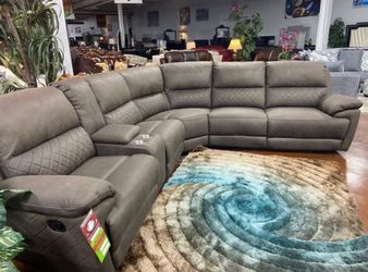 Reclining sectional sofa