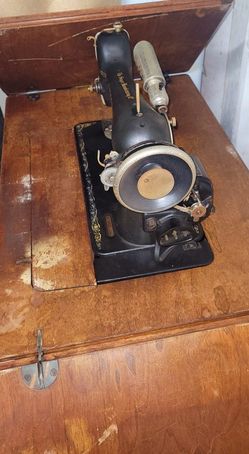 Singer (approximately 1930'S)VINTAGE SEWING Machine