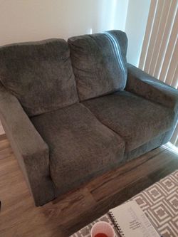 Loveseat/bed