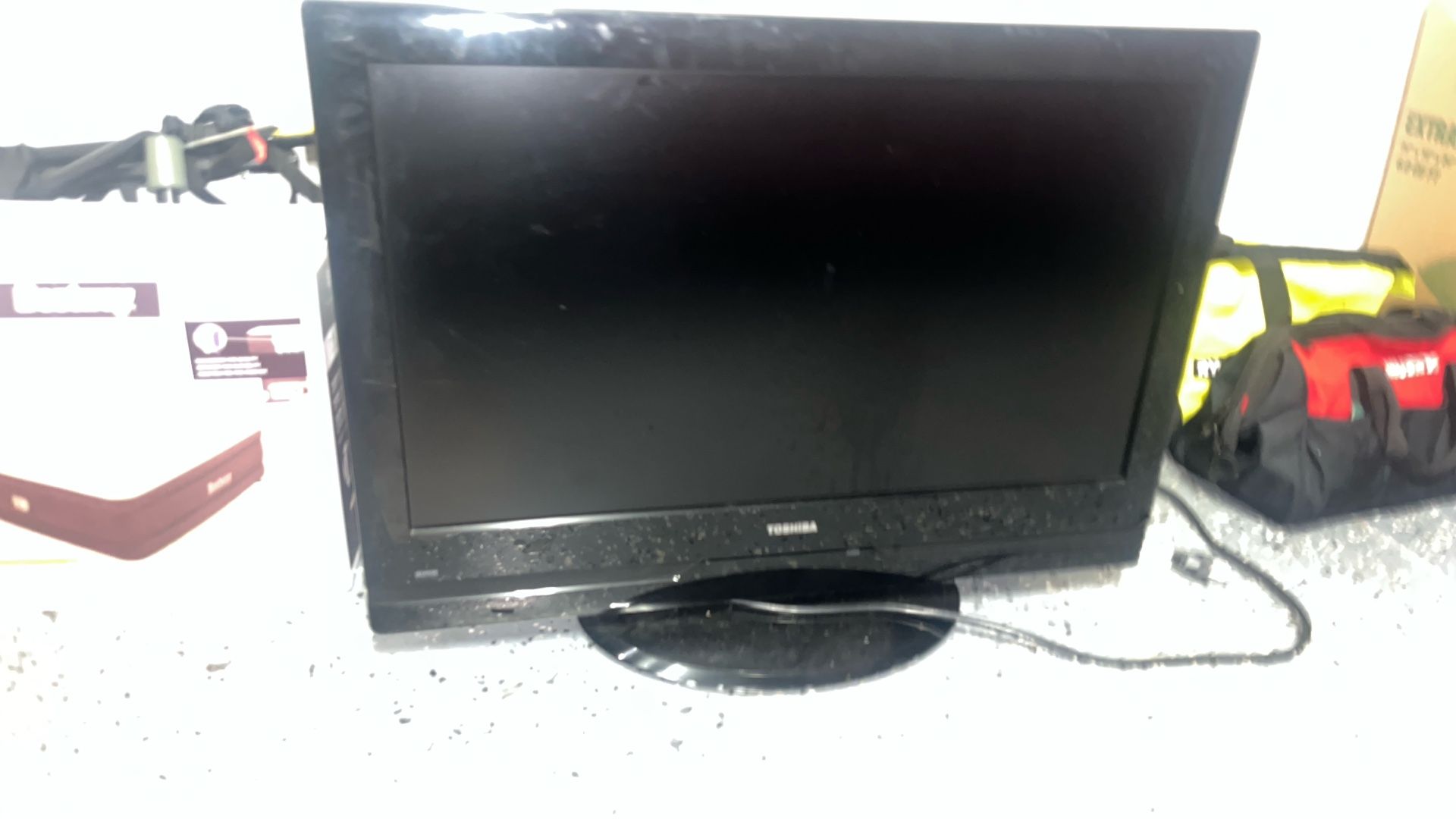 TOSHIBA 20 INCH TV
