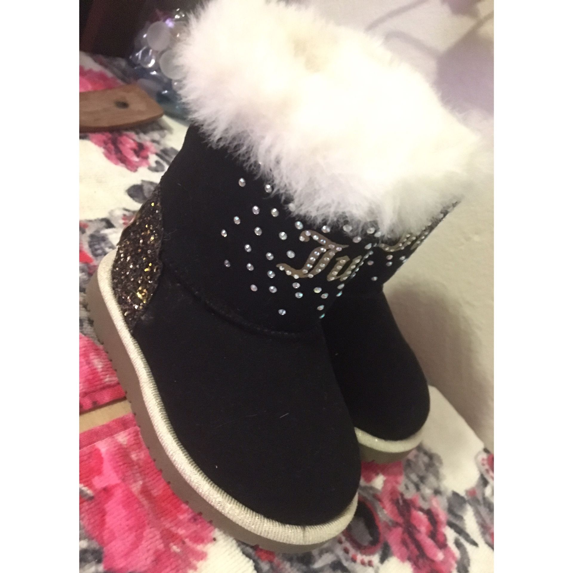 *JUICY COUTURE BOOTS* (Baby Size 5)