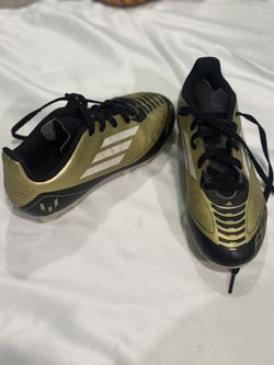 Boys adidas soccer cleats Size 3 