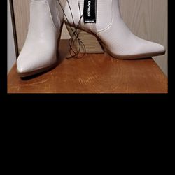 Synthetic leather ankle boots, Express, western-style block heel booties. Perfect for any occasion