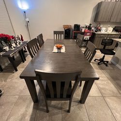 Hallanden 60”-78” extendable dining table