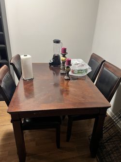 Nice Dining Room Table Leather Seats