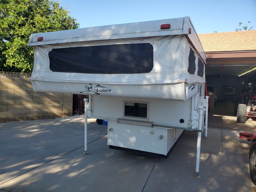 2005 Palomino Bronco 1250 Shortbed PopUp Truck Camper for Sale in