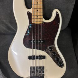Fender player plus Bass