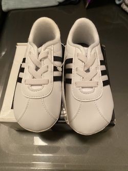 NIB Adidas infant crib shoe size 4