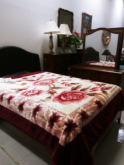 $1,100 .00 + Tax , Brand New Queen Size 🛌, Leather Headboard, 🛌 Mattress & Box Spring , Dresser / Mirror, Tall Dresser, 1 Night Stand, Pick Up.