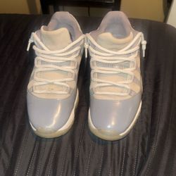 Jordan 11 Low (Cool Grey)