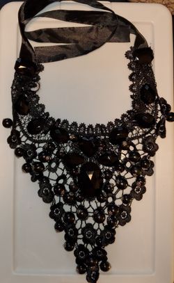 STATEMENT PEICE TIE BOW NECKLACE