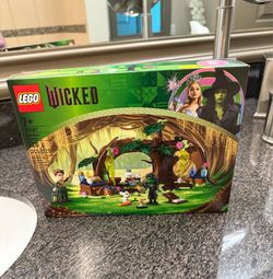 LEGO Wicked Elphaba’s Retreat #75687
