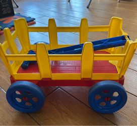 Plastic toy wagon