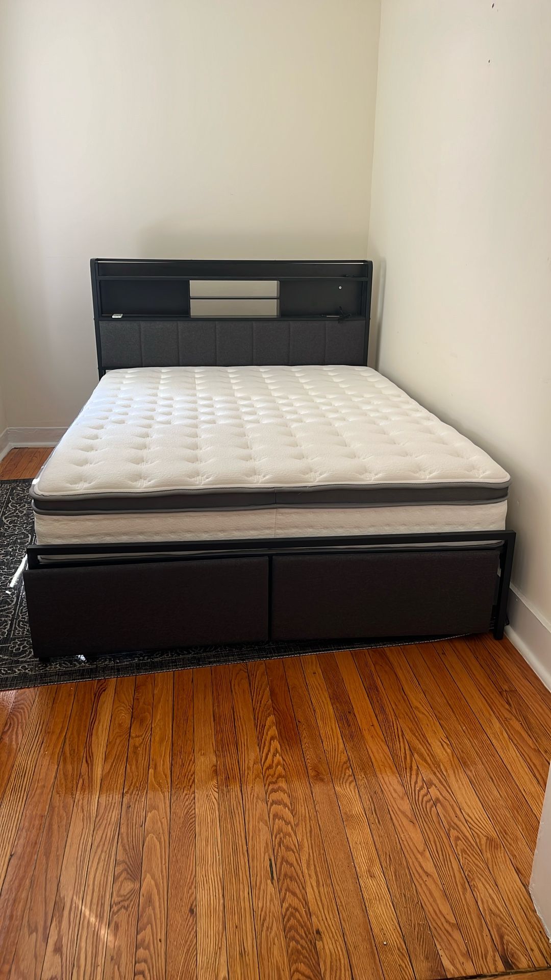 Queen bed And Bed-frame 