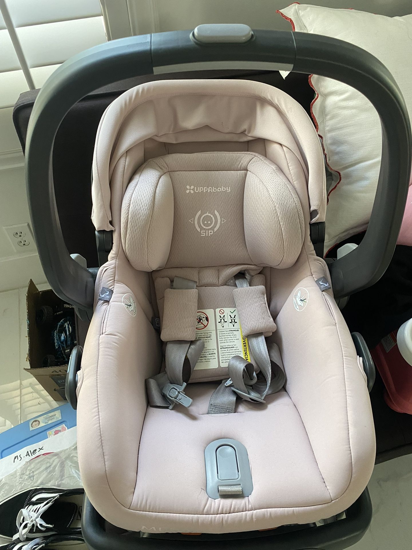 Uppa Baby Mesa V2 Infant Car Seat