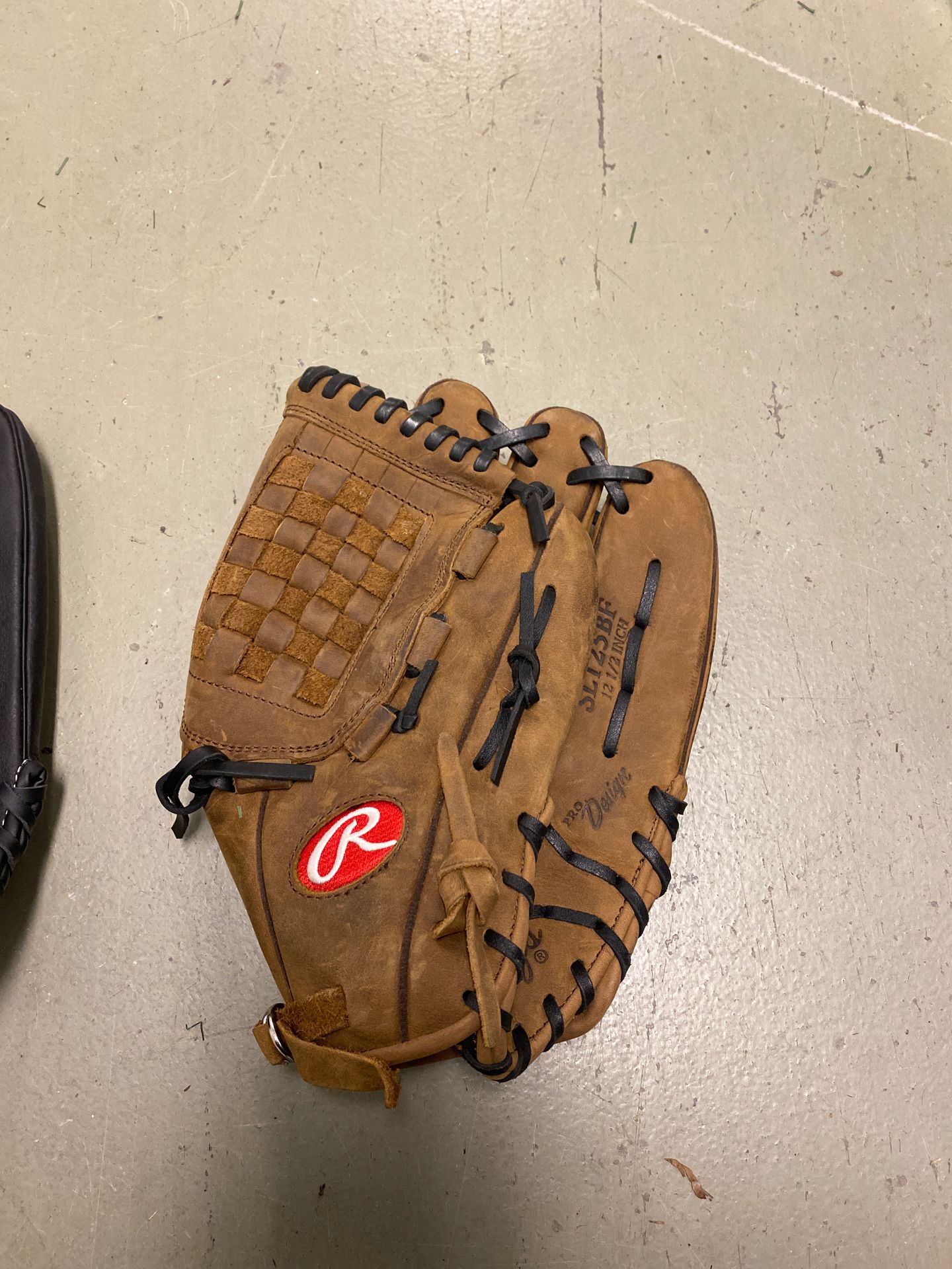 Rawlings baseball glove, leather
