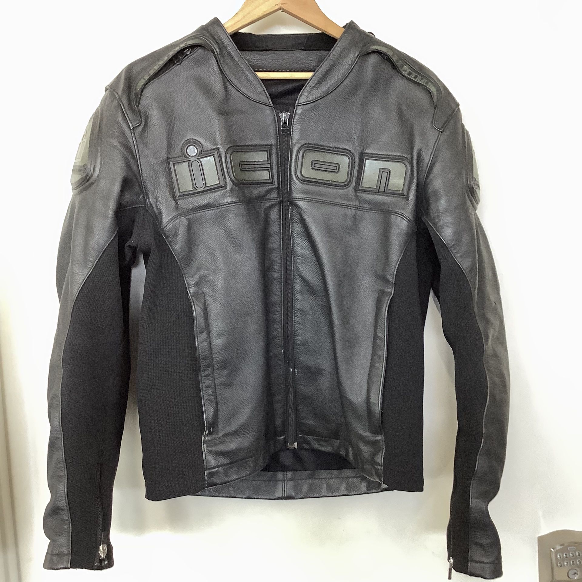 Icon Accelerant Motorcycle Leather Medium Size Jacket for Sale in