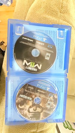 PS4 Call of Duty MW2 & Dead Rising Bundle