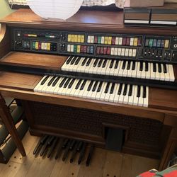Lowry Symphonic Holiday Keyboard Organ Piano With Leslie Chorus