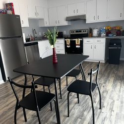 Kitchen table 