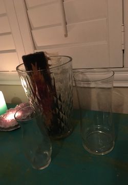 3 UNIQUE VASES 4 SPRING FLOWERS