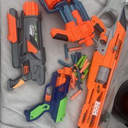 4 Nerf Play Guns. Working condition