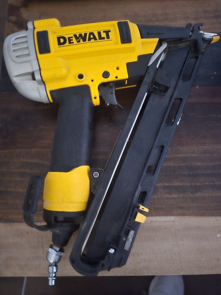 Dewalt 15 Guage Denailer - Like New