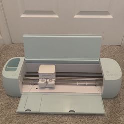 Cricut Explore 3 with Tools, Vinyl & Great Condition! Make Me An Offer 