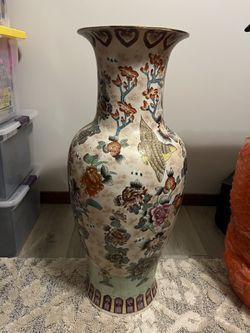 Large Asian vase 37 inches