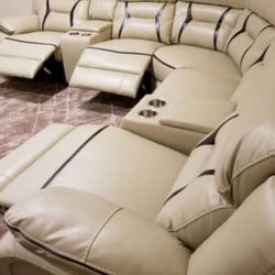 Amite Beige Power Reclining Sectional /couch 