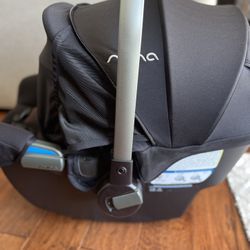 Nuna Car seat 