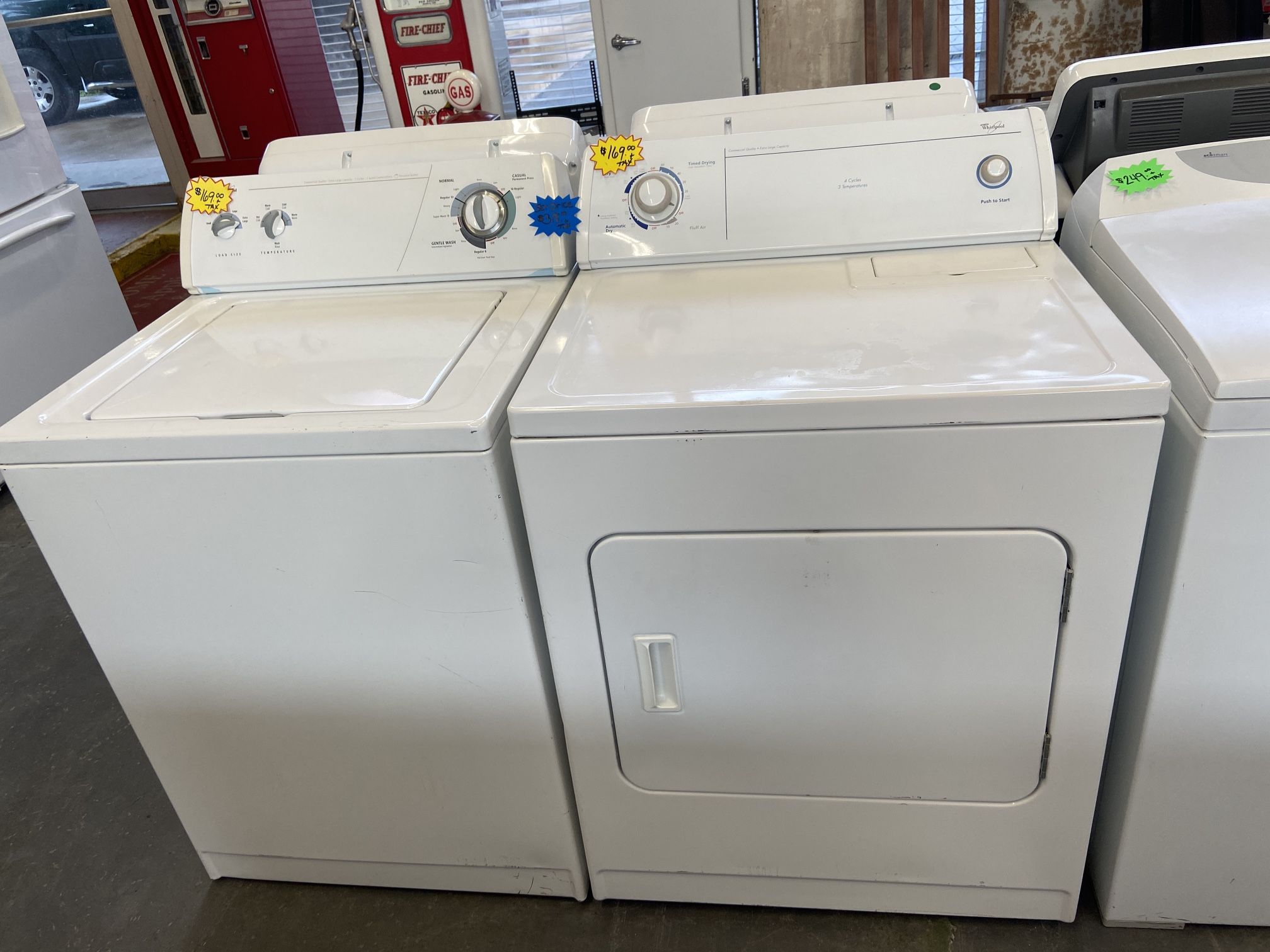 WHIRLPOOL WASHER AND DRYER SET