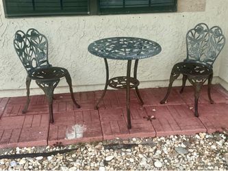 IRON Table & Chairs