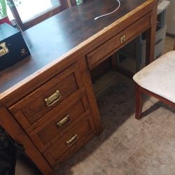 Desk With 4 Drawers 