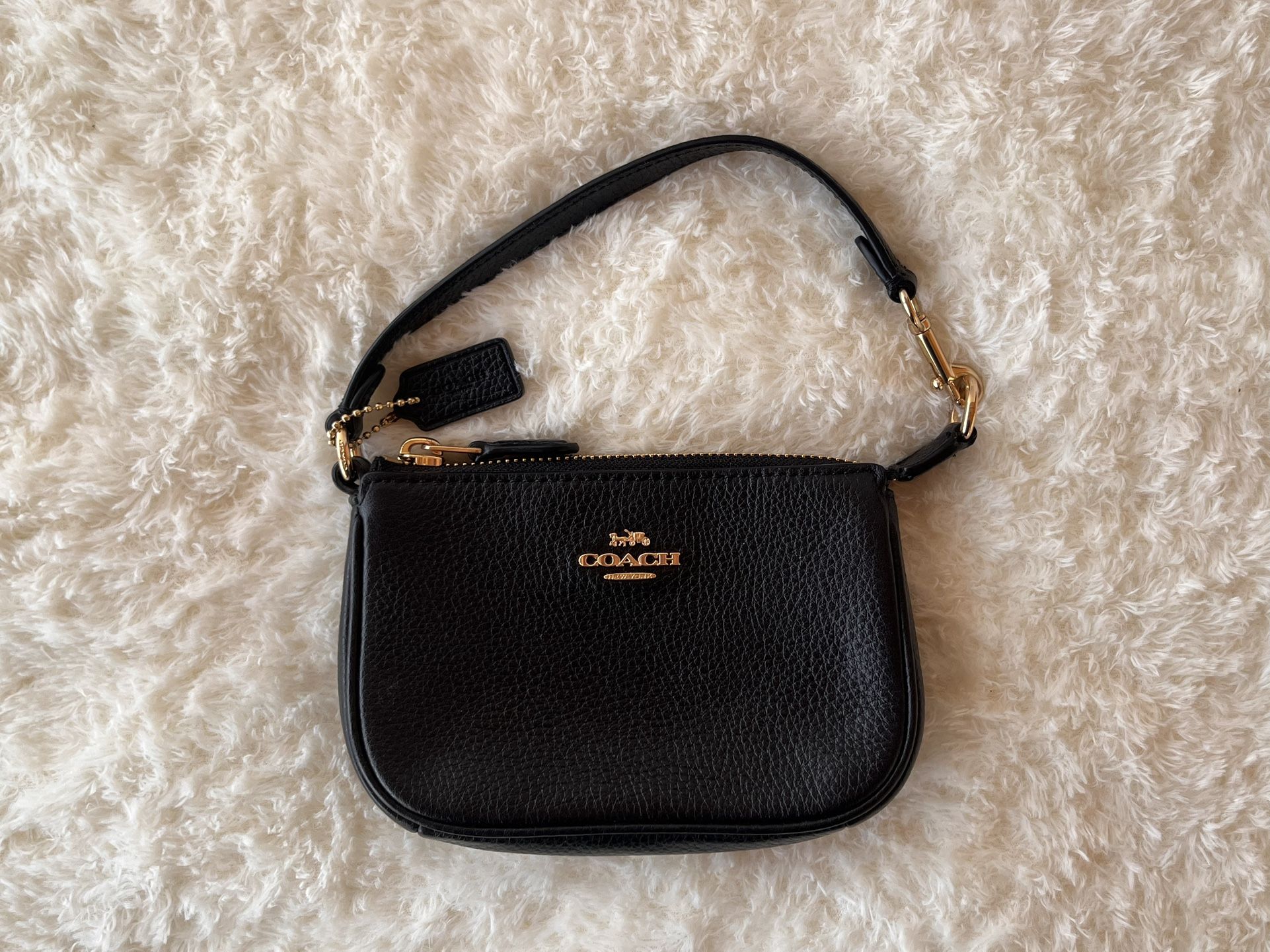 ✨Coach Nolita 19 Black Pebbled Leather Small Wristlet✨