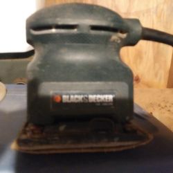 Black + Decker Palm Sander