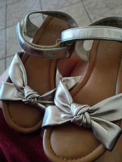 Lil girls Gap sandals
