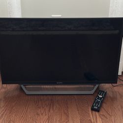 SONY TV Television w Remote 