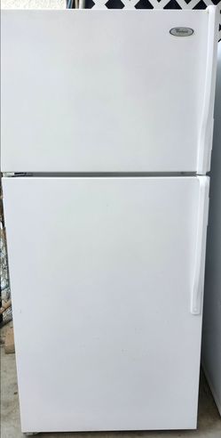 WHITE WHIRLPOOL REFRIGERATOR