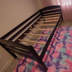 Twin Size Kids Beds – Excellent Condition, Like New