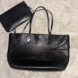 Black Neverfull Louis Vuitton Bag