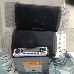 Marine am fm disc and 2 speakers